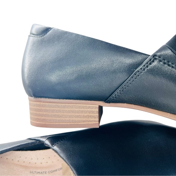 Clarks Black Leather Loafers Sleek Minimalist Design Like New No Box - Picture 8 of 9